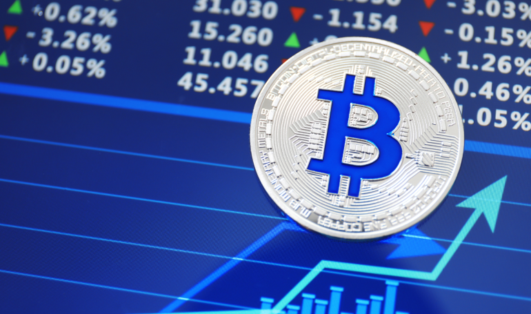 Risk On! Bitcoin Climbs to Three-Week Peak Amid Fed Rate Cut