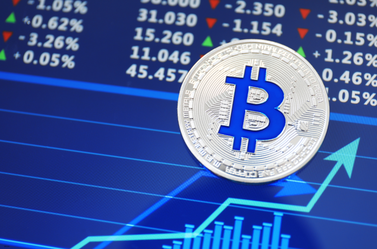 Risk On! Bitcoin Climbs to Three-Week Peak Amid Fed Rate Cut